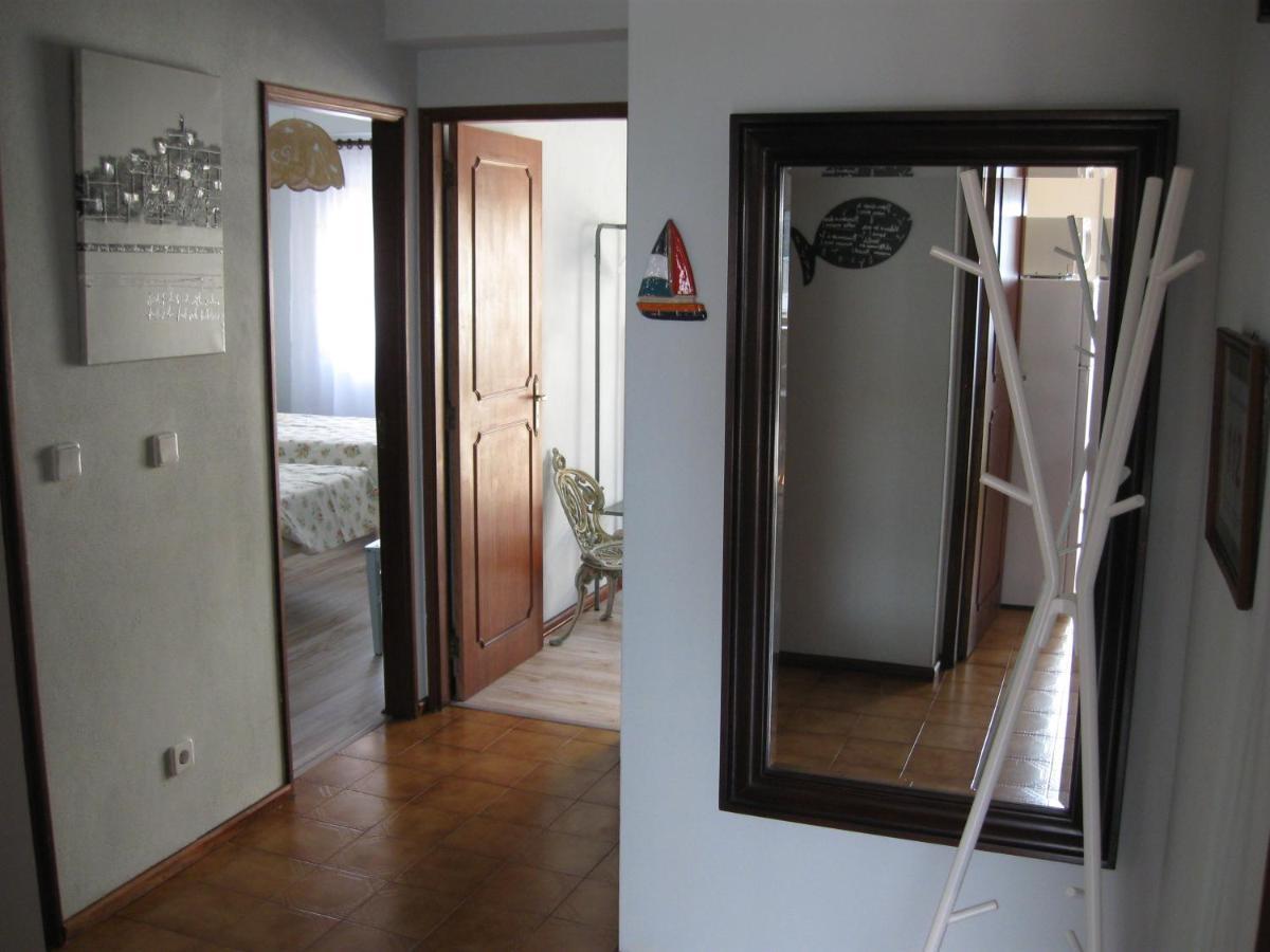 Flat Over The Sea 1Min To The Beach Apartment บัวร์คูส ภายนอก รูปภาพ